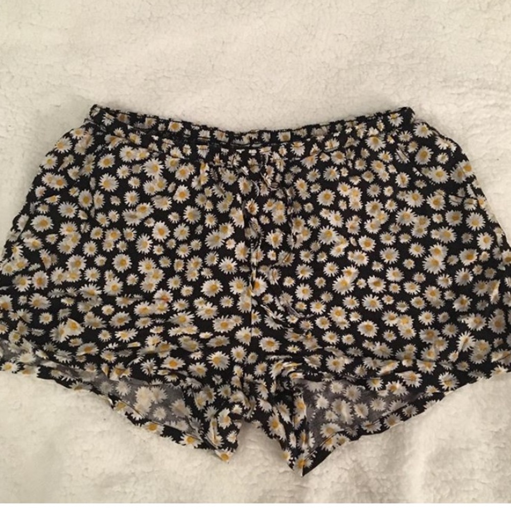 Daisy shorts (with pockets!)